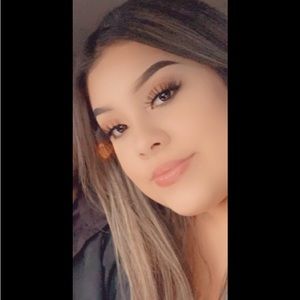 Meet your Posher, Mari B